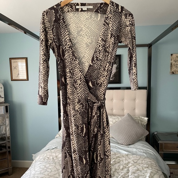 EUC DvF Furstenberg SnakePrint Python Julian 2 - Picture 2 of 6